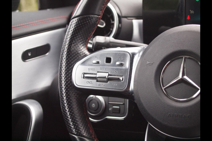 Mercedes-Benz CLA-Klasse 180 Premium Plus | Amg-Pakket | Camera | Apple Carplay | Cruise Control | Nieuw Model |