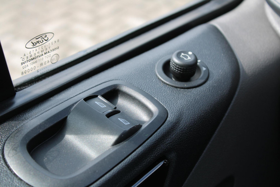 Ford Transit Custom 280 2.0 TDCI 130 PK AUTOMAAT L1H1 Limited | Camera | Adaptieve Cruise Control | BLIS | Lederen bekleding | Trekhaak | Winterpakket | Zijschuifdeur L+R