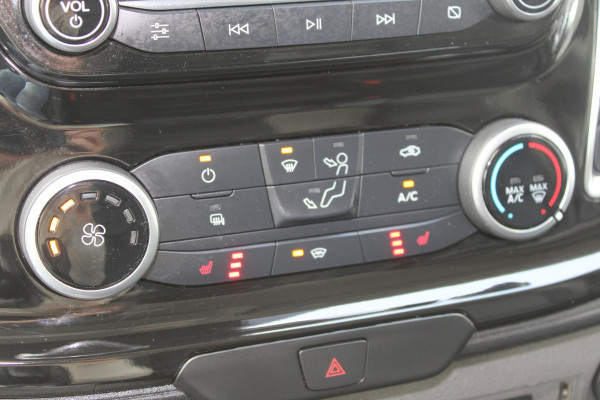 Ford Transit Custom 280 2.0 TDCI 130 PK AUTOMAAT L1H1 Limited | Camera | Adaptieve Cruise Control | BLIS | Lederen bekleding | Trekhaak | Winterpakket | Zijschuifdeur L+R