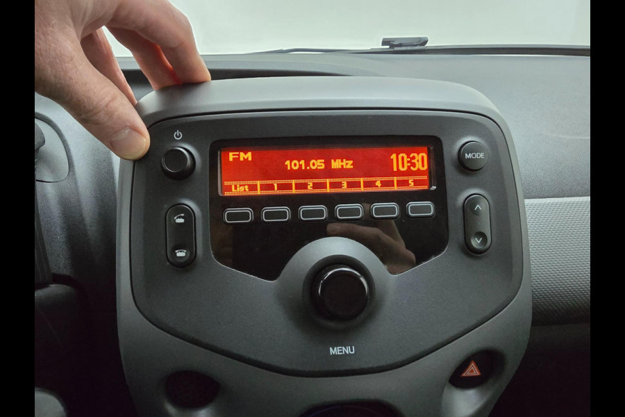 Peugeot 108 Occasion 1.0 e-VTi Active met airco en bluetooth audio | Sportieve look | Tweedehands Peugeot 108 zwart | Dagrij led |