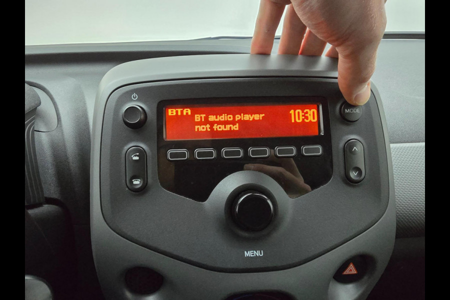 Peugeot 108 Occasion 1.0 e-VTi Active met airco en bluetooth audio | Sportieve look | Tweedehands Peugeot 108 zwart | Dagrij led |