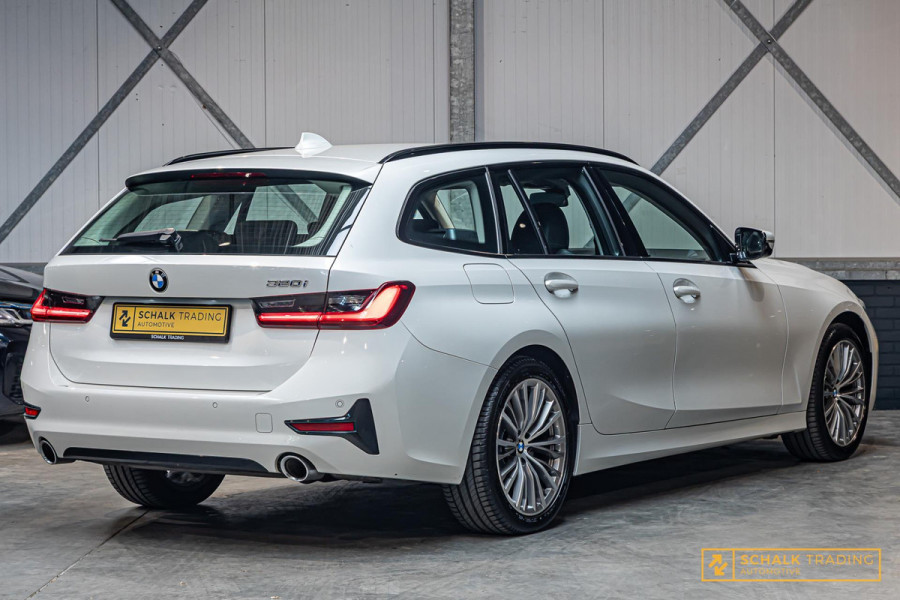 BMW 3 Serie Touring 320i High Executive|Leder|Sportstoelen|
