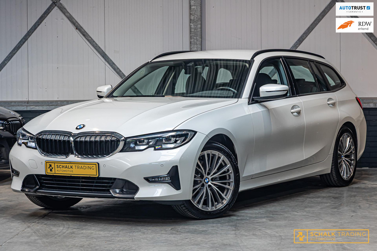 BMW 3 Serie Touring 320i High Executive|Leder|Sportstoelen|