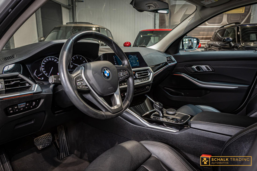 BMW 3 Serie Touring 320i High Executive|Leder|Sportstoelen|