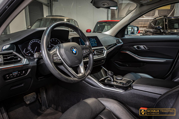 BMW 3 Serie Touring 320i High Executive|Leder|Sportstoelen|