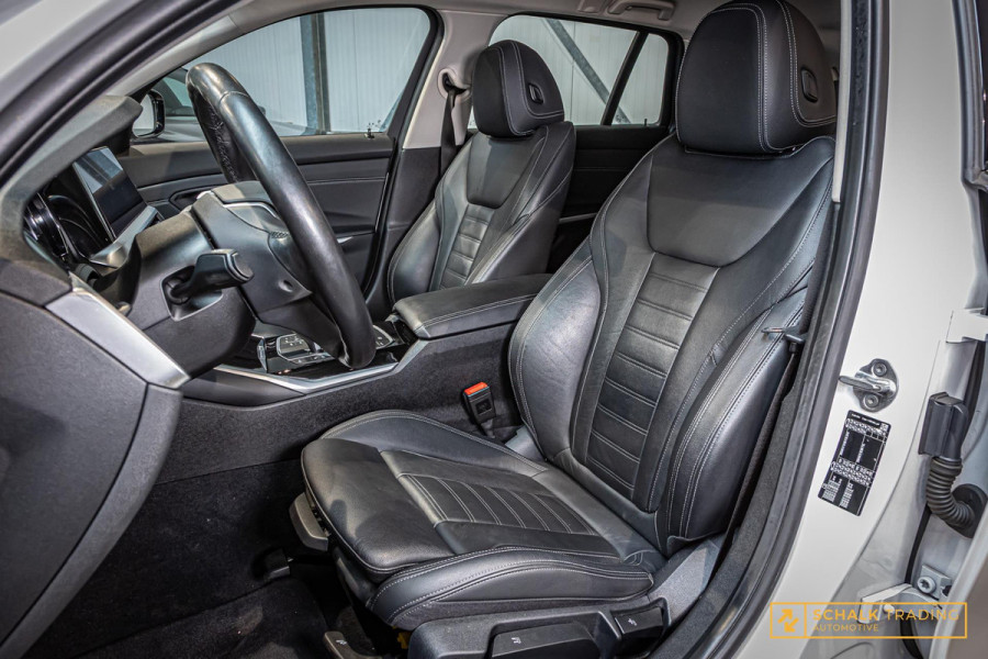 BMW 3 Serie Touring 320i High Executive|Leder|Sportstoelen|