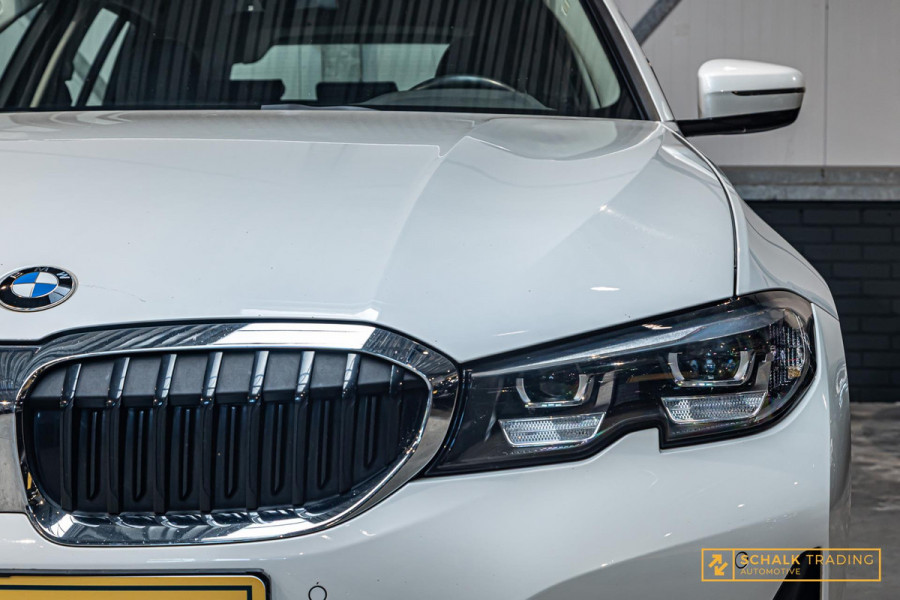 BMW 3 Serie Touring 320i High Executive|Leder|Sportstoelen|