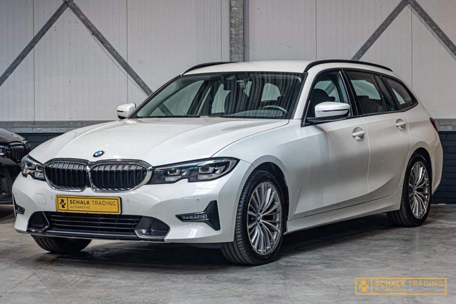 BMW 3 Serie Touring 320i High Executive|Leder|Sportstoelen|