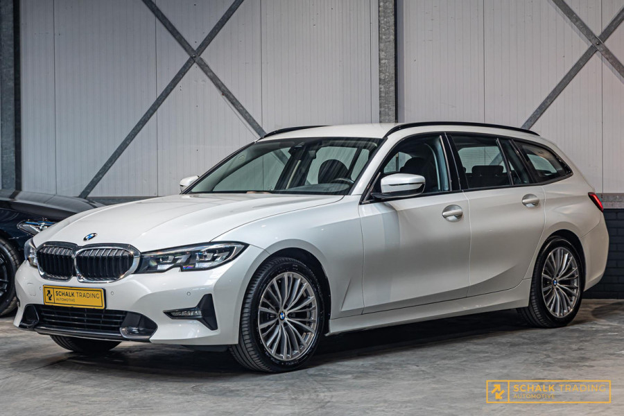 BMW 3 Serie Touring 320i High Executive|Leder|Sportstoelen|