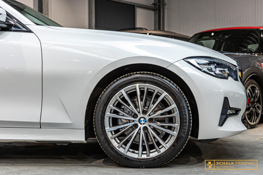 BMW 3 Serie Touring 320i High Executive|Leder|Sportstoelen|