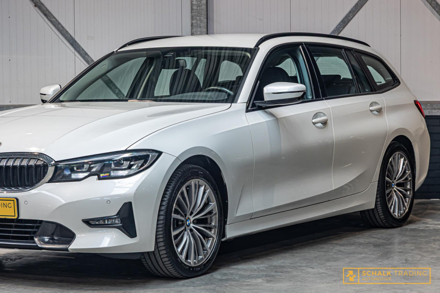 BMW 3 Serie Touring 320i High Executive|Leder|Sportstoelen|