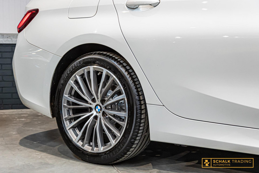 BMW 3 Serie Touring 320i High Executive|Leder|Sportstoelen|