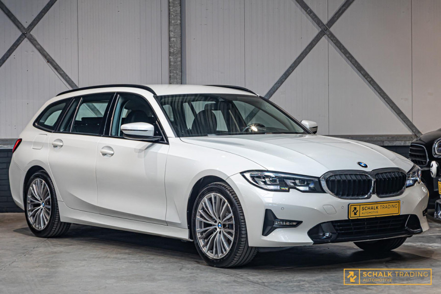 BMW 3 Serie Touring 320i High Executive|Leder|Sportstoelen|