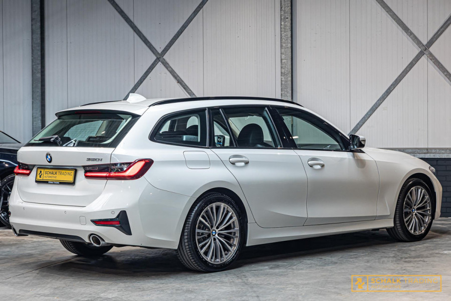 BMW 3 Serie Touring 320i High Executive|Leder|Sportstoelen|