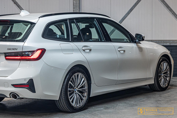 BMW 3 Serie Touring 320i High Executive|Leder|Sportstoelen|