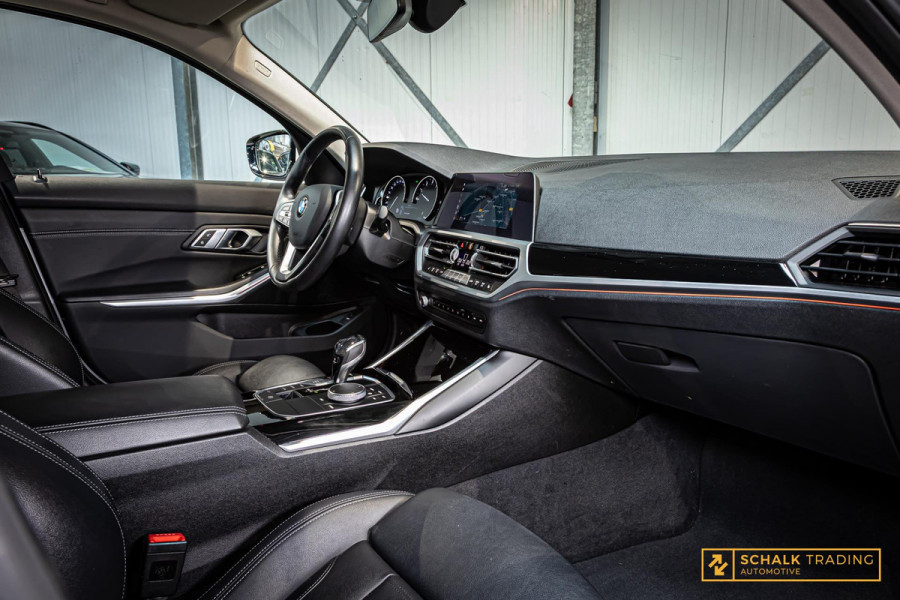 BMW 3 Serie Touring 320i High Executive|Leder|Sportstoelen|