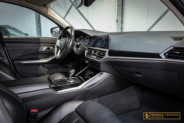 BMW 3 Serie Touring 320i High Executive|Leder|Sportstoelen|