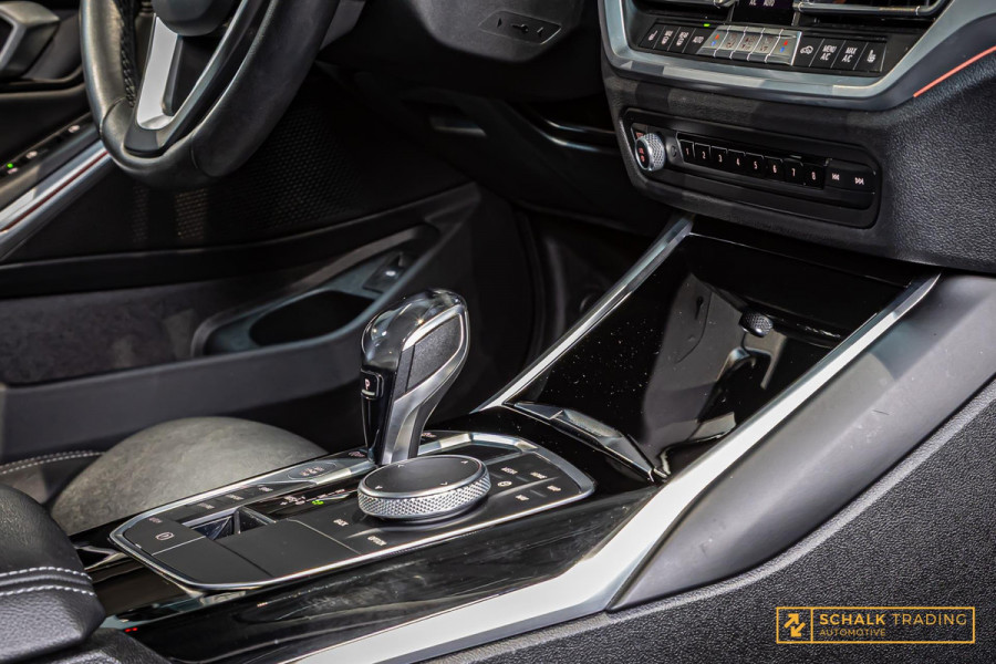 BMW 3 Serie Touring 320i High Executive|Leder|Sportstoelen|