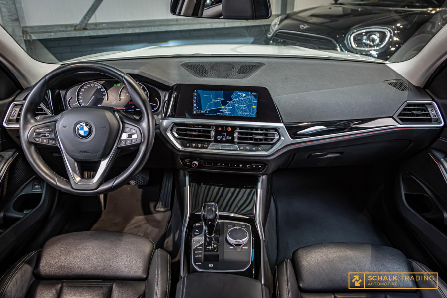 BMW 3 Serie Touring 320i High Executive|Leder|Sportstoelen|