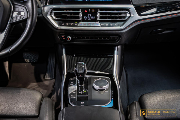 BMW 3 Serie Touring 320i High Executive|Leder|Sportstoelen|