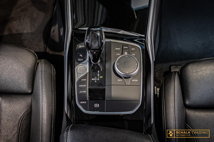 BMW 3 Serie Touring 320i High Executive|Leder|Sportstoelen|