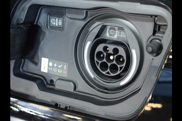 Peugeot 3008 1.6 PHEV 225 GT SCHUIFKANTELDAK | LEREN BEKLEDING | NAVIGATIE | CARPLAY | ACHTERUITRIJCAMERA MET SENSOREN | STOELVERWARMING | 41.506km