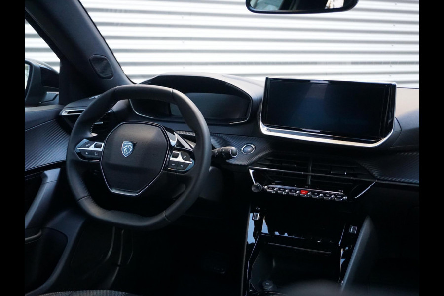 Peugeot e-2008 EV Allure 54 kWh | LONG RANGE | PARKEERSENSOREN MET CAMERA | CRUISE CONTROL | NAVI | CARPLAY