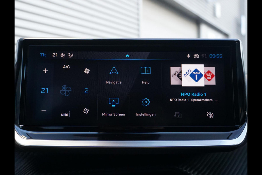 Peugeot e-2008 EV Allure 54 kWh | LONG RANGE | PARKEERSENSOREN MET CAMERA | CRUISE CONTROL | NAVI | CARPLAY