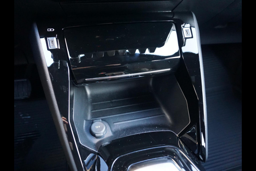 Peugeot e-2008 EV Allure 54 kWh | LONG RANGE | PARKEERSENSOREN MET CAMERA | CRUISE CONTROL | NAVI | CARPLAY