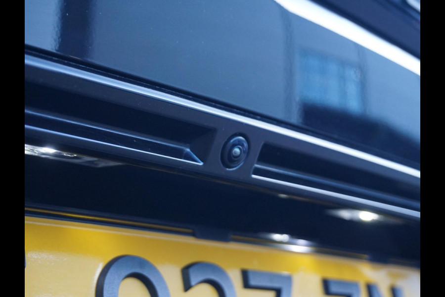 Peugeot e-2008 EV Allure 54 kWh | LONG RANGE | PARKEERSENSOREN MET CAMERA | CRUISE CONTROL | NAVI | CARPLAY