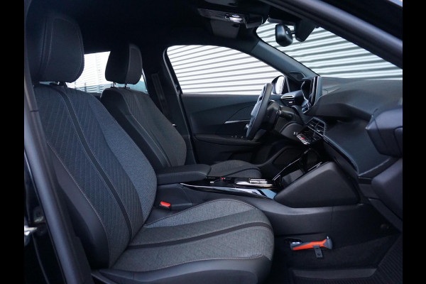 Peugeot e-2008 EV Allure 54 kWh | LONG RANGE | PARKEERSENSOREN MET CAMERA | CRUISE CONTROL | NAVI | CARPLAY