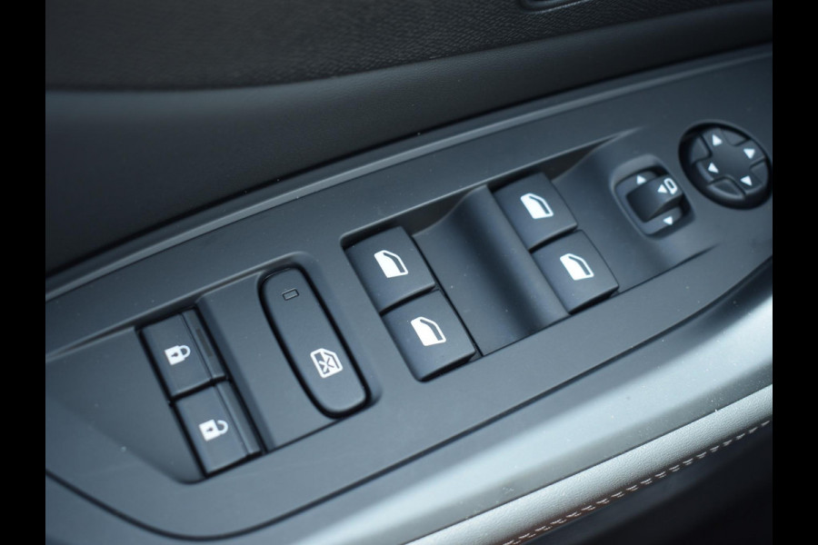 Peugeot 308 SW 1.6 Plug-in Hybrid 180 Allure NAVIGATIE & CARPLAY | ACHTERUITRIJCAMERA MET SENSOREN | E.C.C. |