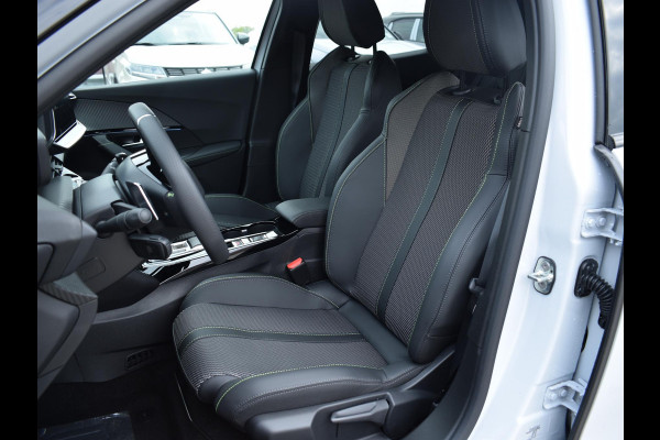 Peugeot 2008 1.2 Hybrid 136 GT | CAMERA + SENSOREN | CARPLAY | NAVI | ADAPTIVE C.C.