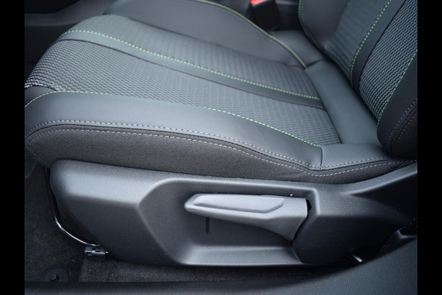 Peugeot 2008 1.2 Hybrid 136 GT | CAMERA + SENSOREN | CARPLAY | NAVI | ADAPTIVE C.C.