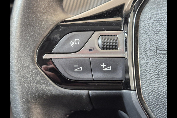 Peugeot e-2008 EV Active Pack 50 kWh | Navigatie | Parkeersensoren achter | Keyless start | Apple Carplay/Android Auto | All Season |
