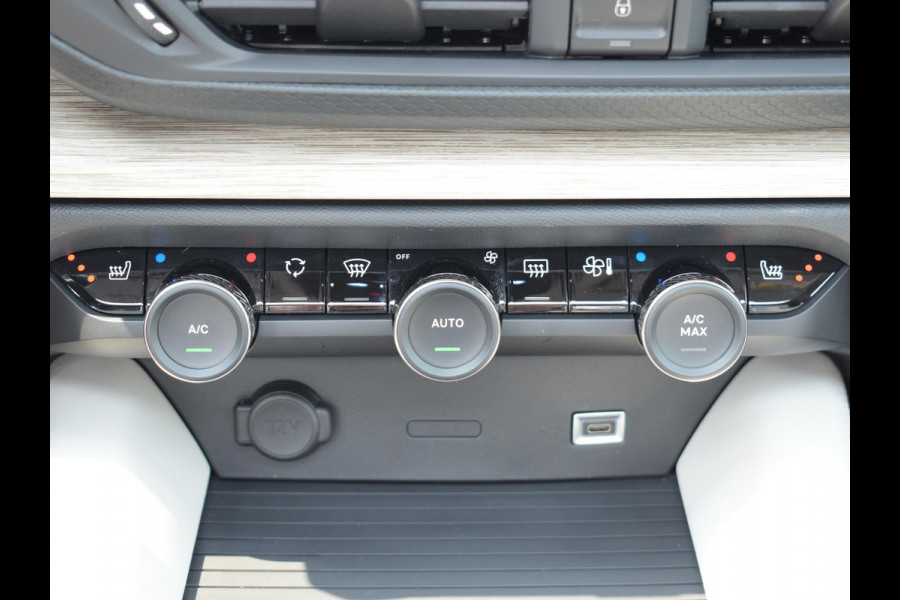 Citroën C5 X 1.6 Plug-in Hybrid 225 Hypnos LEREN BEKLEDING | SCHUIF- KANTELDAK | ACHTERUITRIJCAMERA MET SENSOREN | E.C.C. | NAVI + CARPLAY |