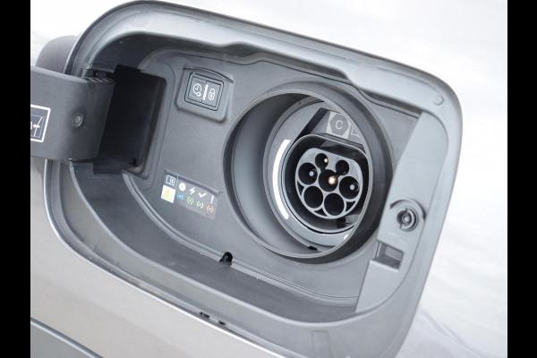 Citroën C5 X 1.6 Plug-in Hybrid 225 Hypnos LEREN BEKLEDING | SCHUIF- KANTELDAK | ACHTERUITRIJCAMERA MET SENSOREN | E.C.C. | NAVI + CARPLAY |