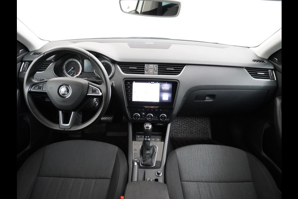 Škoda Octavia Combi 1.5T-150PK AUT-7 Navi Apple Carplay Android 17" Ecc Stoelverwarming Voorruitverwarming DAB PDC Business Edition Plus Keyless Regen-Lichtsensor Bluetooth Led Wifi Greentech 1500kg trekgewicht EURO6