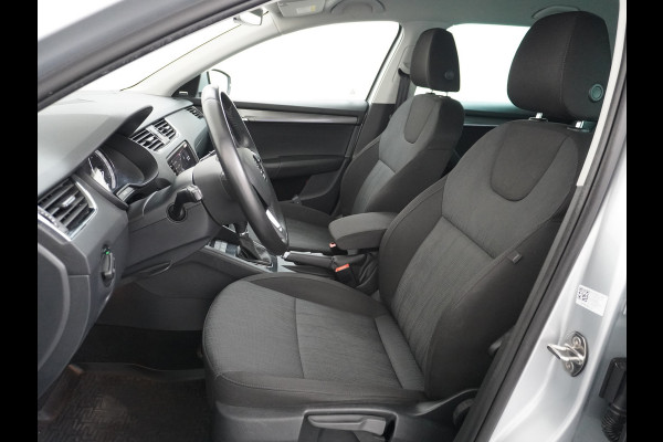 Škoda Octavia Combi 1.5T-150PK AUT-7 Navi Apple Carplay Android 17" Ecc Stoelverwarming Voorruitverwarming DAB PDC Business Edition Plus Keyless Regen-Lichtsensor Bluetooth Led Wifi Greentech 1500kg trekgewicht EURO6