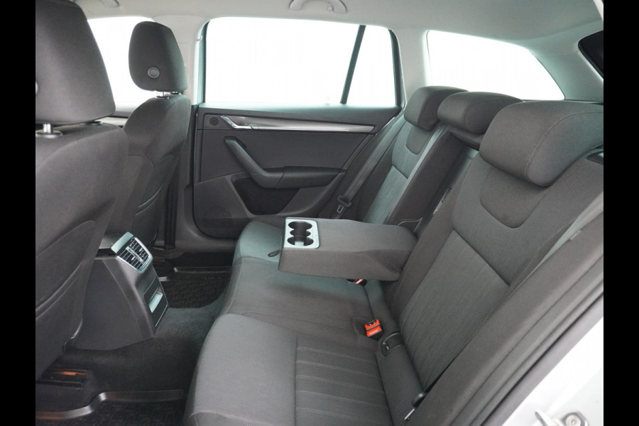 Škoda Octavia Combi 1.5T-150PK AUT-7 Navi Apple Carplay Android 17" Ecc Stoelverwarming Voorruitverwarming DAB PDC Business Edition Plus Keyless Regen-Lichtsensor Bluetooth Led Wifi Greentech 1500kg trekgewicht EURO6