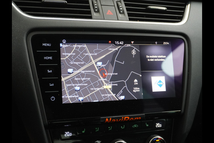 Škoda Octavia Combi 1.5T-150PK AUT-7 Navi Apple Carplay Android 17" Ecc Stoelverwarming Voorruitverwarming DAB PDC Business Edition Plus Keyless Regen-Lichtsensor Bluetooth Led Wifi Greentech 1500kg trekgewicht EURO6