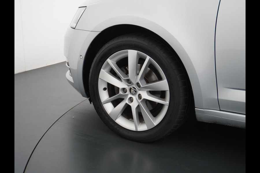 Škoda Octavia Combi 1.5T-150PK AUT-7 Navi Apple Carplay Android 17" Ecc Stoelverwarming Voorruitverwarming DAB PDC Business Edition Plus Keyless Regen-Lichtsensor Bluetooth Led Wifi Greentech 1500kg trekgewicht EURO6