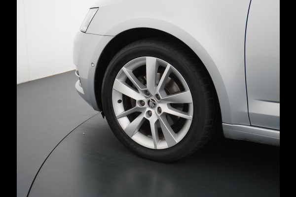 Škoda Octavia Combi 1.5T-150PK AUT-7 Navi Apple Carplay Android 17" Ecc Stoelverwarming Voorruitverwarming DAB PDC Business Edition Plus Keyless Regen-Lichtsensor Bluetooth Led Wifi Greentech 1500kg trekgewicht EURO6