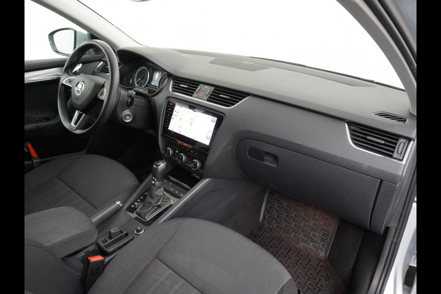 Škoda Octavia Combi 1.5T-150PK AUT-7 Navi Apple Carplay Android 17" Ecc Stoelverwarming Voorruitverwarming DAB PDC Business Edition Plus Keyless Regen-Lichtsensor Bluetooth Led Wifi Greentech 1500kg trekgewicht EURO6