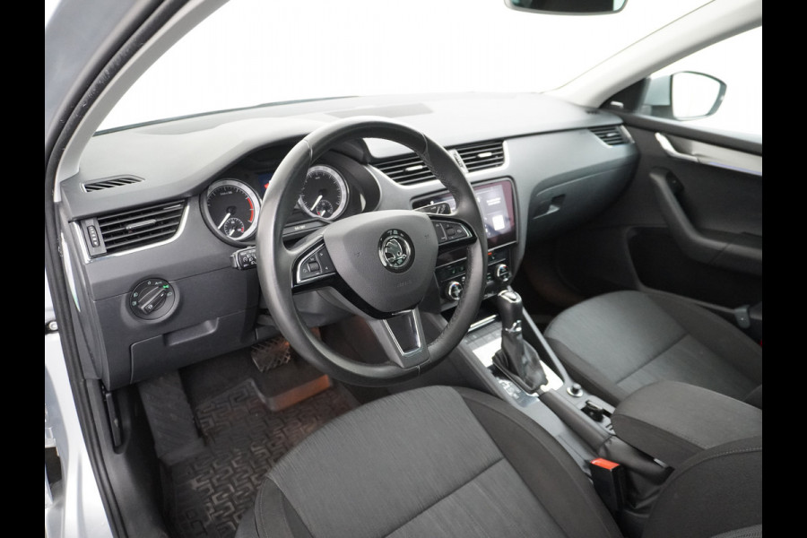 Škoda Octavia Combi 1.5T-150PK AUT-7 Navi Apple Carplay Android 17" Ecc Stoelverwarming Voorruitverwarming DAB PDC Business Edition Plus Keyless Regen-Lichtsensor Bluetooth Led Wifi Greentech 1500kg trekgewicht EURO6