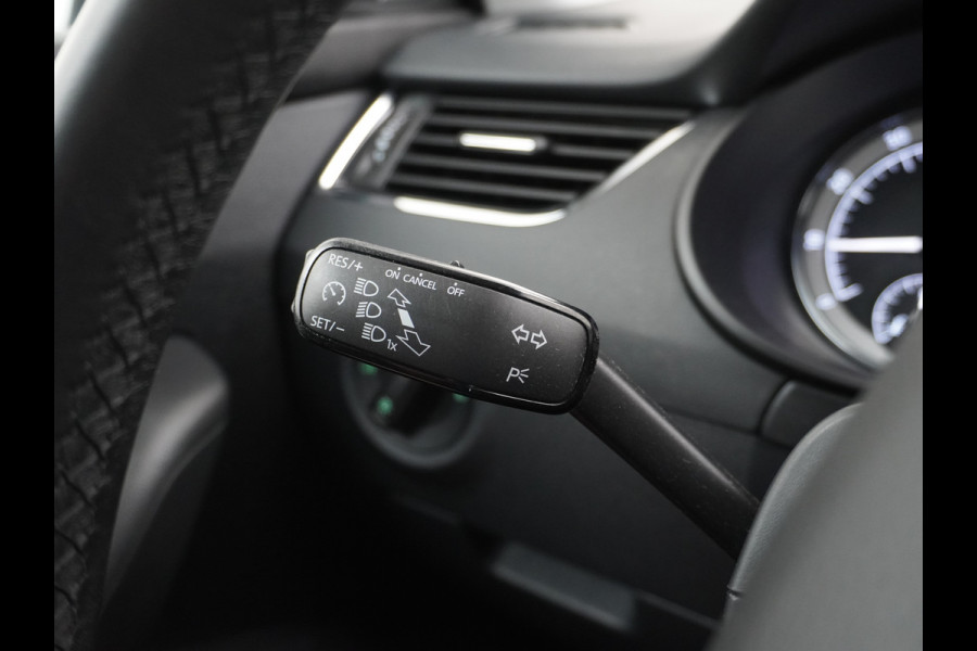 Škoda Octavia Combi 1.5T-150PK AUT-7 Navi Apple Carplay Android 17" Ecc Stoelverwarming Voorruitverwarming DAB PDC Business Edition Plus Keyless Regen-Lichtsensor Bluetooth Led Wifi Greentech 1500kg trekgewicht EURO6