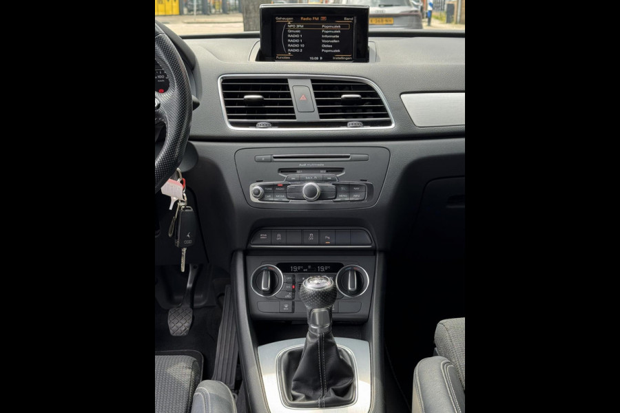 Audi Q3 1.4 TFSI CoD Sport Pro Line - Navigatie I Sport pakket I Airco I PDC I Xenon I Dealer onderhouden