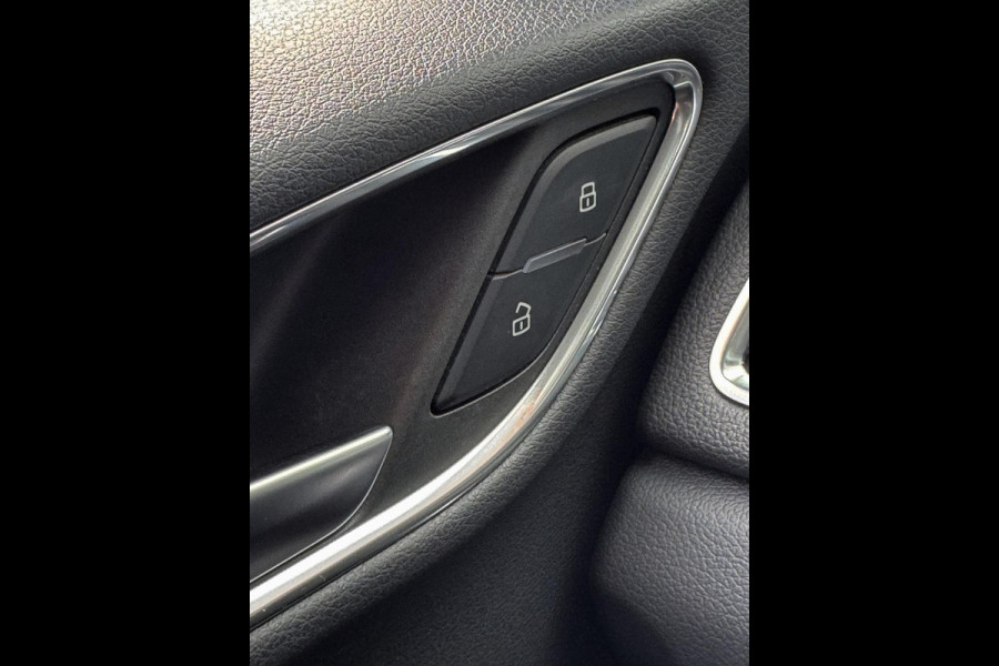 Audi Q3 1.4 TFSI CoD Sport Pro Line - Navigatie I Sport pakket I Airco I PDC I Xenon I Dealer onderhouden