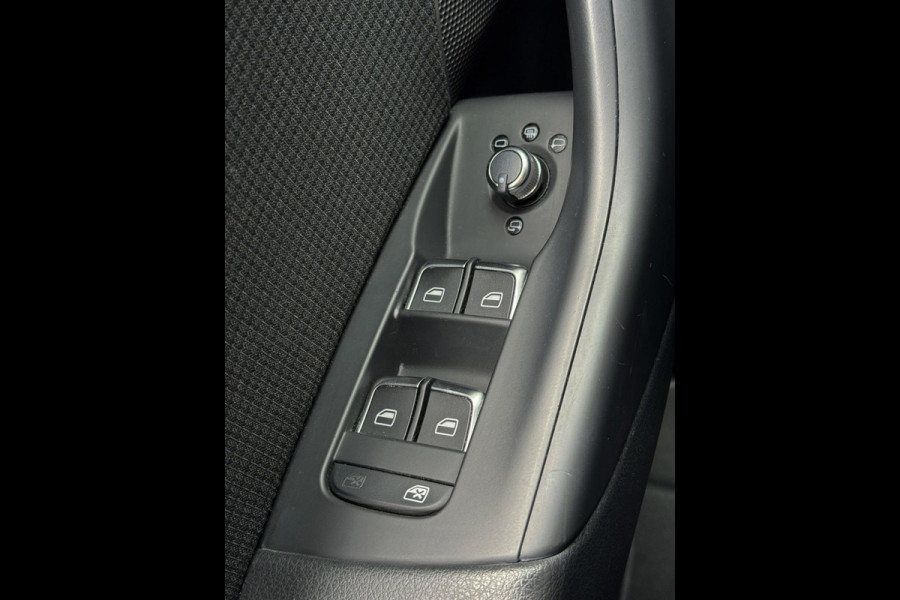 Audi Q3 1.4 TFSI CoD Sport Pro Line - Navigatie I Sport pakket I Airco I PDC I Xenon I Dealer onderhouden