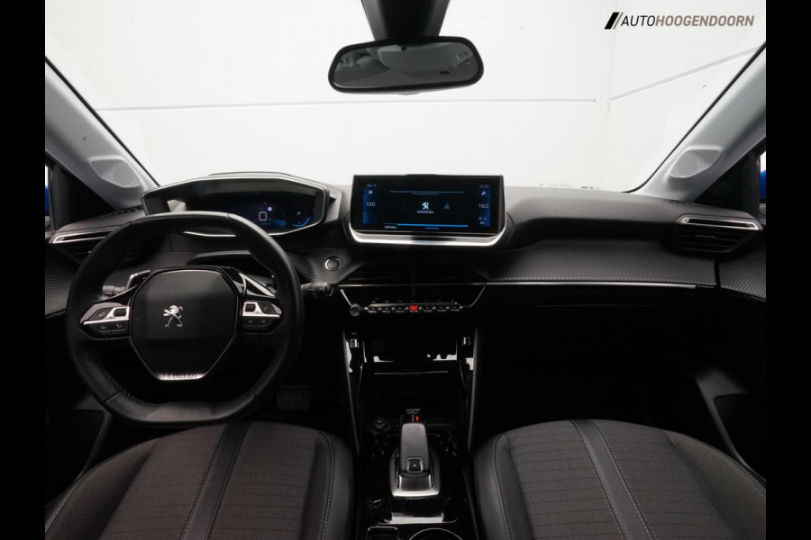 Peugeot 208 1.2 PureTech Allure (APPLE CARPLAY,LED,DIGITAAL DISPLAY,GROOT NAVI,SPORTSTOELEN,CAMERA,CLIMATE,CRUISE,LM-VELGEN)
